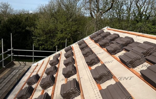 What Happens During a Roof Replacement? What Cardiff Homeowners Can Expect